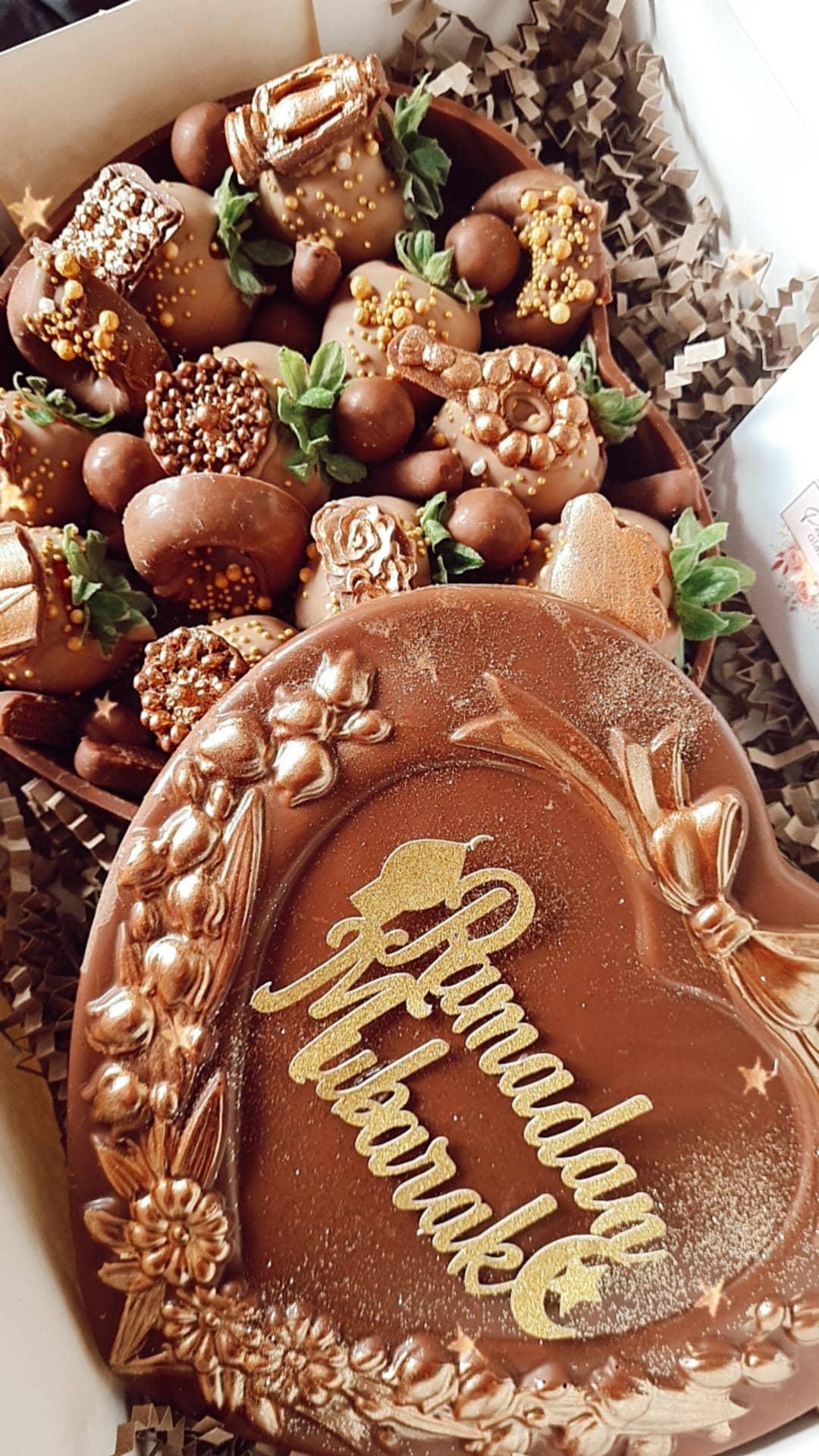 Ramadan Mubarak milk chocolate heart box with gold-dusted truffles and decorations